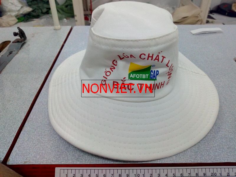 In logo lên nón tai bèo